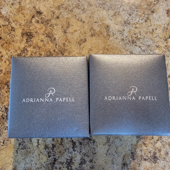 Adrianna Papell white gold wedding set - Picture 3 of 4